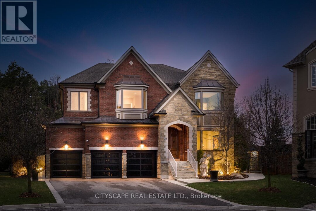 28 Sweet Valerie Ct in Vaughan, ON - Building Photo