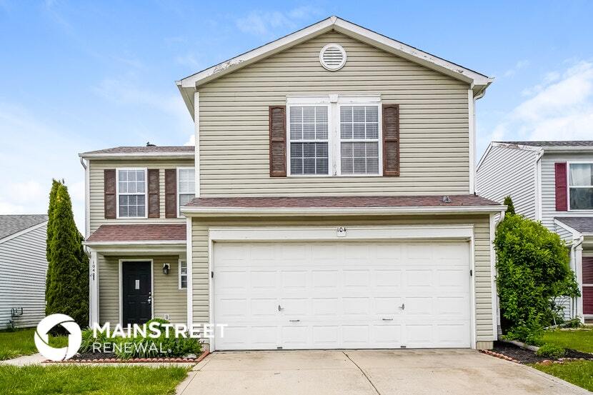 104 Winterwood Dr in Greenwood, IN - Building Photo