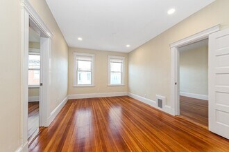44 Brackett St in Boston, MA - Building Photo - Building Photo