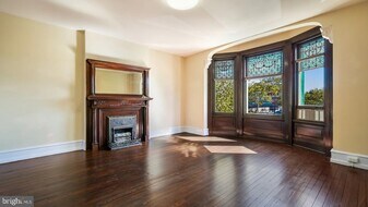 2206 S Broad St in Philadelphia, PA - Building Photo