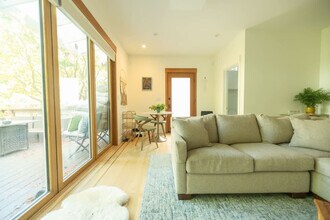 364 62nd St in Oakland, CA - Building Photo - Building Photo