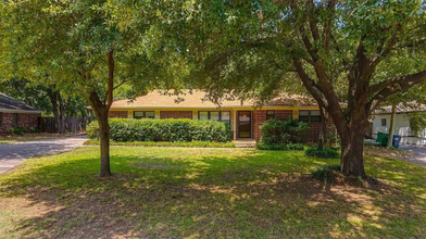 2114 Houston Pl in Denton, TX - Building Photo - Building Photo