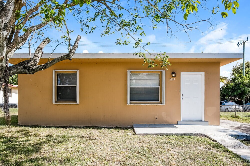 2814 NW 6th St in Pompano Beach, FL - Building Photo