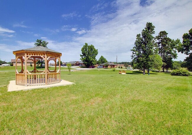 PARKVIEW ESTATES in Kilgore, TX - Foto de edificio - Building Photo