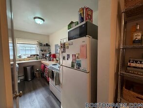 8 Brattle Dr in Arlington, MA - Building Photo - Building Photo