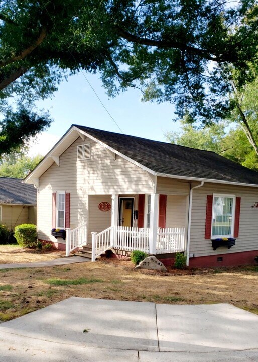 341 Vance St in Kannapolis, NC - Building Photo