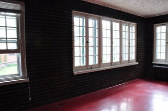 218 Hastings St, Unit 2 in Pittsburgh, PA - Foto de edificio - Building Photo