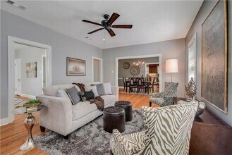 2800 French Pl in Austin, TX - Building Photo - Building Photo