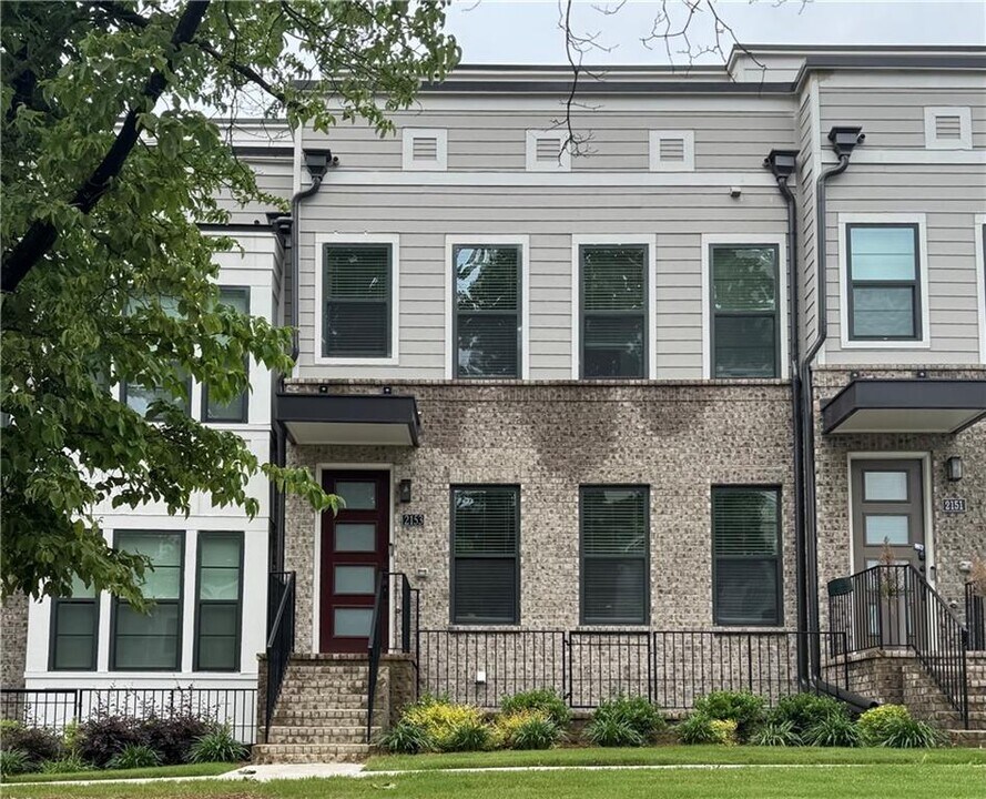2153 Burnside Dr NW in Atlanta, GA - Building Photo