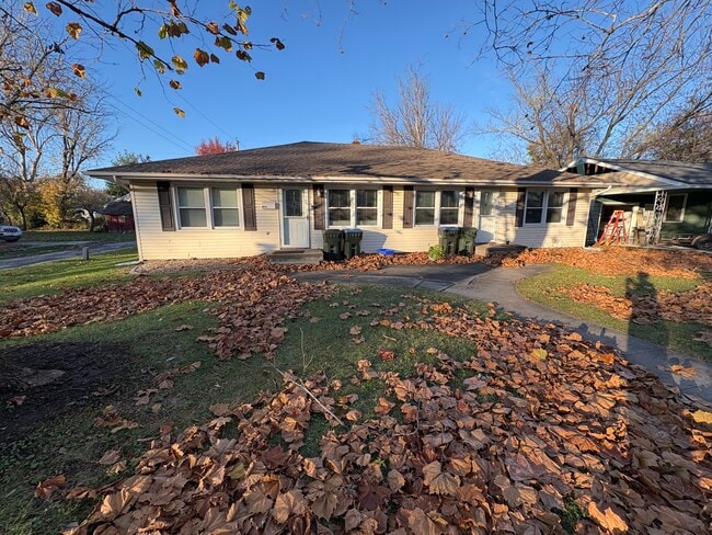 901 E Scott St, Unit B in Kirksville, MO - Foto de edificio - Building Photo