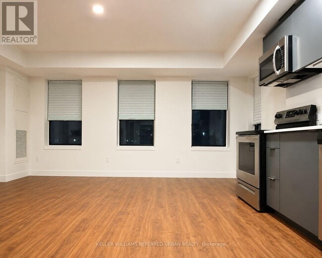 property at 325 University Ave W