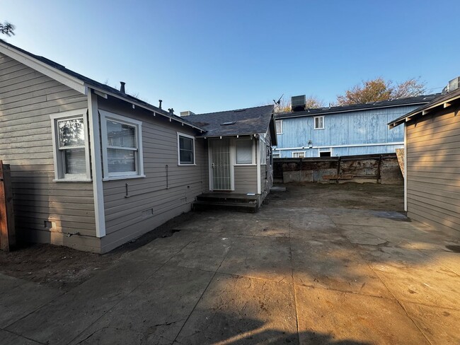 1513 E Fedora Ave in Fresno, CA - Building Photo - Building Photo