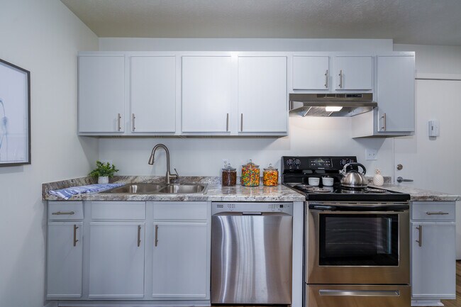 The Columns Apartments in Springfield, MO - Foto de edificio - Interior Photo