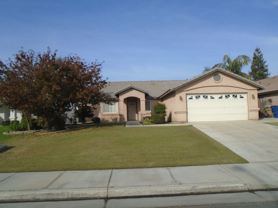 4116 Silver Maple Ct in Bakersfield, CA - Foto de edificio