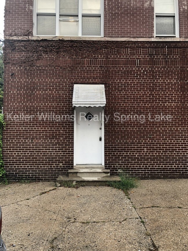 197 Pine St-Unit -1 in Jersey City, NJ - Foto de edificio - Building Photo