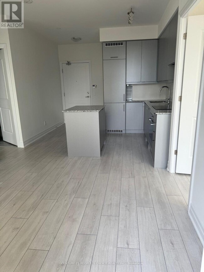 30 Elm Dr W in Mississauga, ON - Building Photo - Building Photo