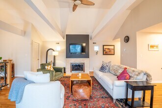 1111 N Honore St in Chicago, IL - Building Photo - Building Photo