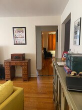 1239 W Farwell Ave, Unit TWO BEDS in Chicago, IL - Foto de edificio - Building Photo
