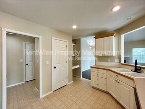 1447 Kesler Dr W in Kuna, ID - Foto de edificio - Building Photo