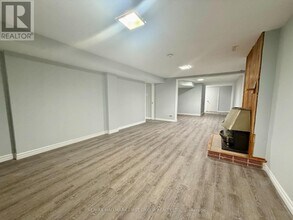 36 Mcclarnan Rd in Ajax, ON - Building Photo - Building Photo