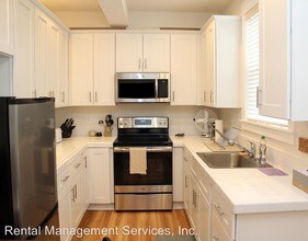 8804 N Edison St in Portland, OR - Building Photo - Building Photo