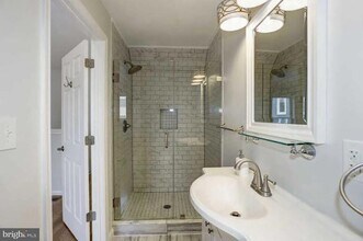 1732-B N Veitch St in Arlington, VA - Building Photo - Building Photo