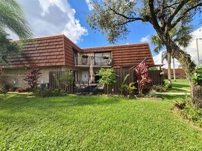 8365 Boca Rio Dr in Boca Raton, FL - Foto de edificio - Building Photo