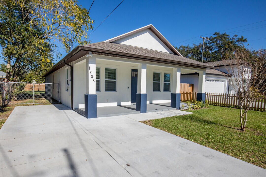 1808 E Comanche Ave in Tampa, FL - Building Photo