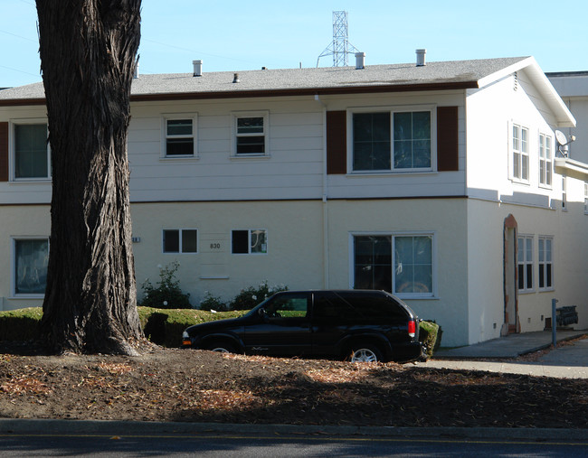 830 El Camino Real in Millbrae, CA - Foto de edificio - Building Photo