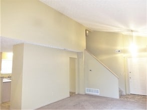 2177 Margo Rd in Columbus, OH - Foto de edificio - Building Photo