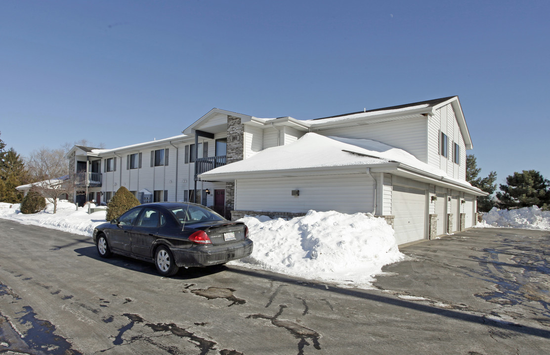 Capri Apartments in Kenosha, WI - Building Photo