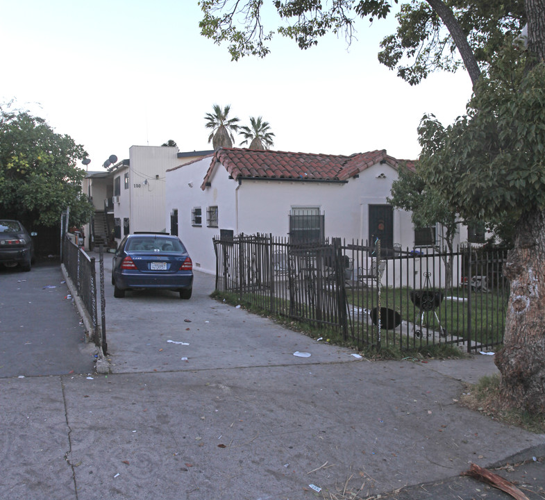 150 E Avenue 32 in Los Angeles, CA - Building Photo