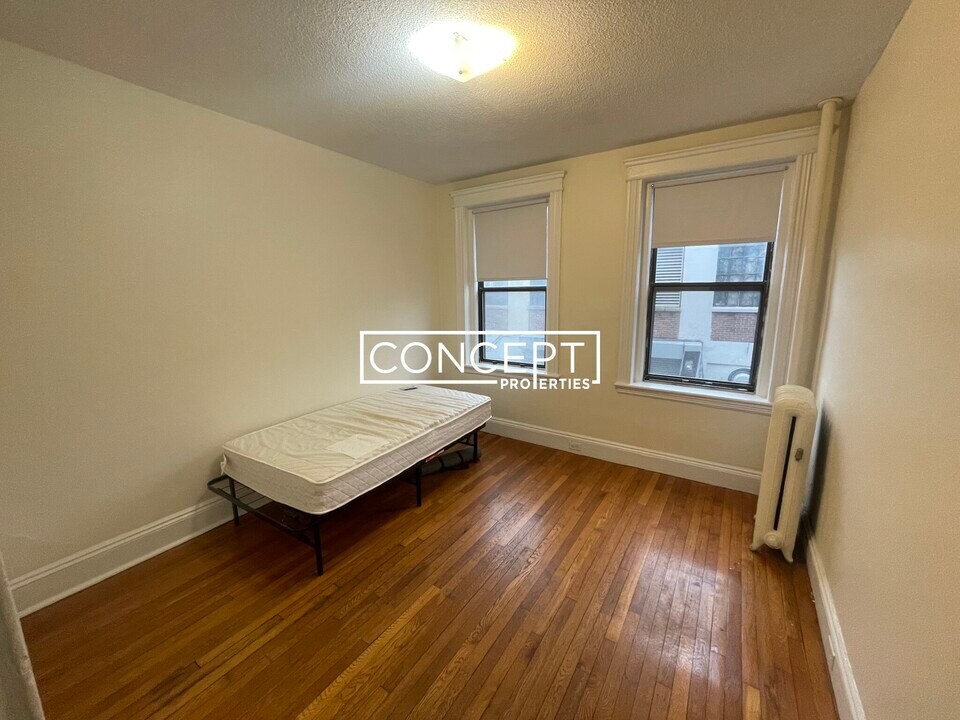 1152 Commonwealth Ave in Boston, MA - Building Photo