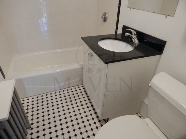 15 Farragut Ave-Unit -1 in Somerville, MA - Building Photo - Building Photo