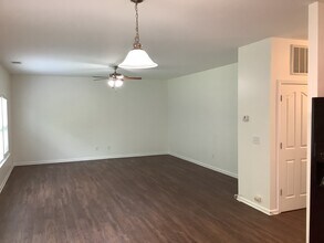 136 Morning Dew Ln in Mount Holly, NC - Building Photo - Building Photo