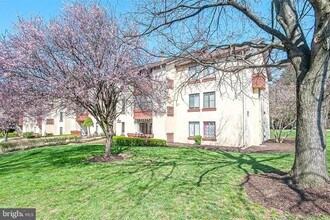 9639 White Acre Rd in Columbia, MD - Building Photo - Building Photo