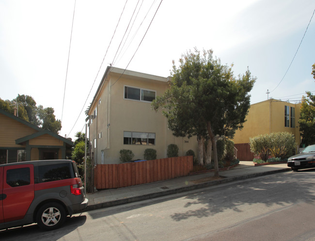 744 Pier Ave in Santa Monica, CA - Building Photo - Building Photo