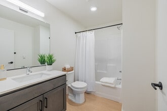 River Run Apartments in Seaside, OR - Foto de edificio - Interior Photo