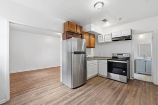 1071-1073 Laurel Ln NW in Conyers, GA - Building Photo