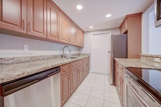 13872 SW 90th Ave in Miami, FL - Building Photo - Building Photo