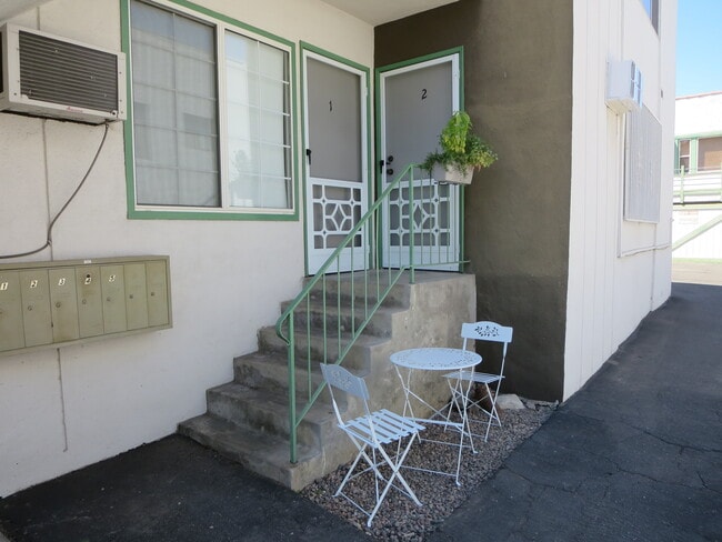 1357 Edgecliffe Dr, Unit #1 in Los Angeles, CA - Building Photo - Building Photo