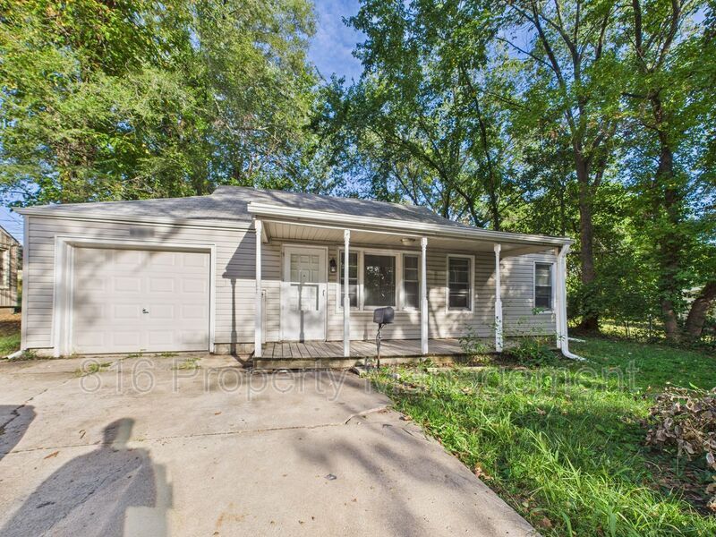 6709 Sterling Ave in Raytown, MO - Building Photo