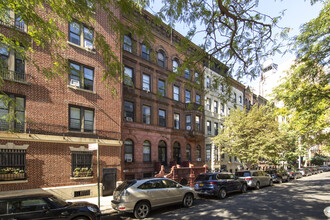 140 W 75th St in New York, NY - Building Photo - Building Photo