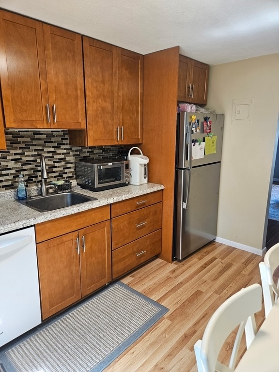 property at 8 Woodcrest Ct
