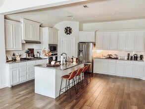405 Stella St in Argyle, TX - Foto de edificio - Building Photo
