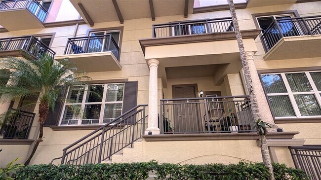 2633 NE 14th Ave in Wilton Manors, FL - Building Photo - Building Photo