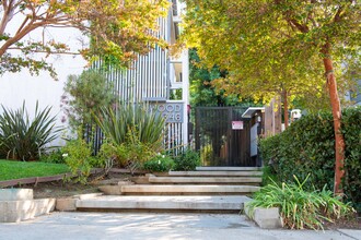 346 S Los Robles Ave in Pasadena, CA - Foto de edificio - Building Photo