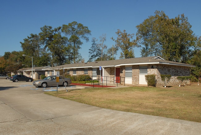 Honey Suckle Court Apartments in Vidor, TX - Building Photo - Building Photo