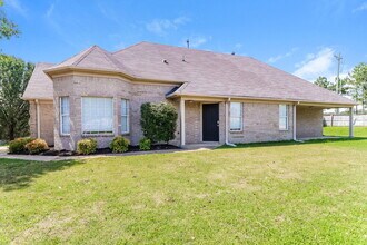 7896 Allen Ridge Ln in Olive Branch, MS - Foto de edificio - Building Photo