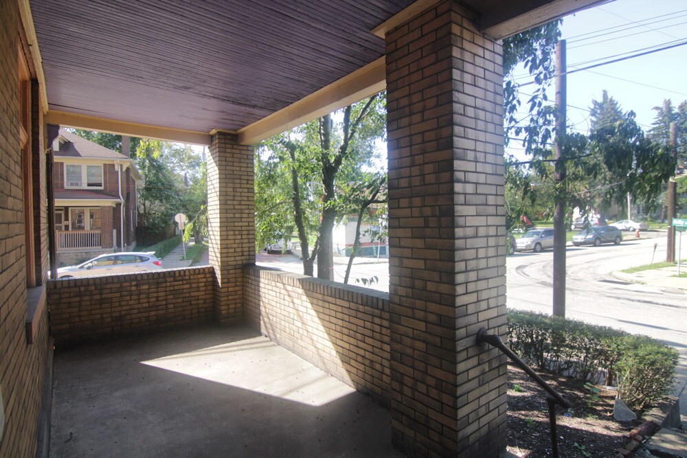 200 Kelly Ave in Pittsburgh, PA - Building Photo
